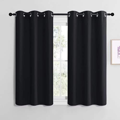 NICETOWN Thermo Vorhang Schwarz Kurze Verdunklungsvorhänge mit Ösen | H120 x B107 cm, Scheibengardinen Modern, 2er Set, Küchengardinen Kurz, Thermo Vorhang gegen Hitze, Curtains for Bedroom