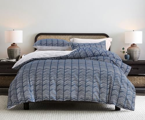SLEEPBELLA Navy and White Duvet Cover Set, 100% Cotton Bedding, Chevron Geometric Pattern, with Button Closure (3pcs, Queen Size)