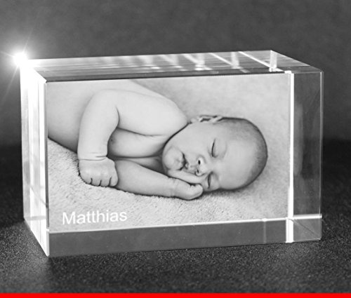 VIP-LASER 2D Gravur Glas Kristall Quader im Querformat XXL mit dem Foto von Deinem neugeborenen Baby. Dein Wunschfoto für die Ewigkeit Mitten in Glas! Groesse XXL = 120x80x80mm