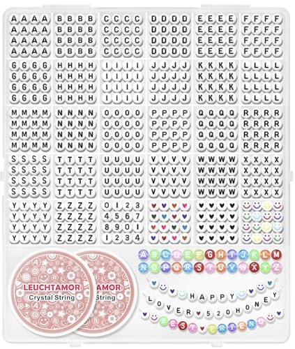 LEUCHTAMOR 1570 Stück Buchstabenperlen zum Armbänder, Alphabet Freundschaft Armband Kit, Buchstaben Armband Perlen mit 2 Elastischen Schnüren für Armbänder Machen