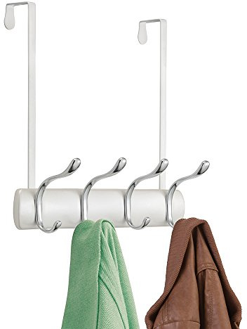 mDesign Wandhaken mit 4 Haken - Garderobenhaken für Korridor, Schlafzimmer, Wohnzimmer und Büro - werkzeuglose Kleiderhaken - Farbe: perlweiß
