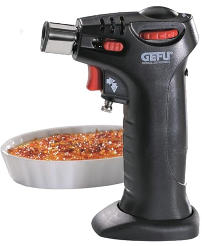 GEFU Crème-Brûlée-Set CARMELLO, 5-teilig, Gasbrenner & 4 Schälchen | Nachfüllbarer Gourmet-Brenner mit Kindersicherung, 4 ovale Porzellanformen zum Karamellisieren, Bräunen & Überkrusten