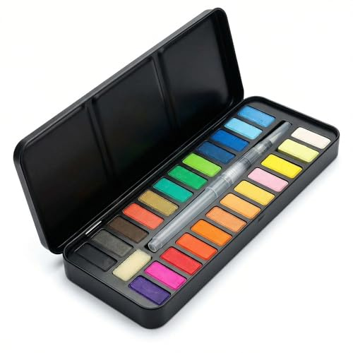 XAQAMY Aquarellfarben Set 24, Extra Flacher Metallkasten (1,6cm) – Inkl. Wassertankpinsel & Schwamm, Premium Wasserfarbkasten für Urban Sketching & Reise