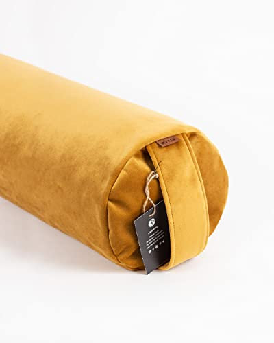 VIO YOGA Yoga Bolster Samt • Rund • Länge 61 cm • rund ∅ 20 cm • Faire Produktion • Bezug und Inlett waschbar • Qualitätsarbeit aus Deutschland • Bio Buchweizen-Schalen-Füllung (Samt Curry)