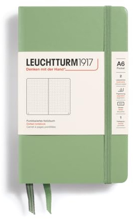 LEUCHTTURM1917 363944 Notizbuch Pocket (A6), Hardcover, 187 nummerierte Seiten, Salbei, Dotted | 187 nummerierte Seiten, Inhaltsverzeichnis, 2 Lesezeichen, Falttasche, Sticker-Set