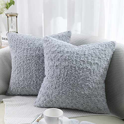 decorUhome 2er-Set Kissenbezüge aus Pelz, dekorativer Kunstfell, Plüsch, flauschig, quadratisch, neutraler Kissenbezug für Sofa, Hellgrau, 40 x 40 cm