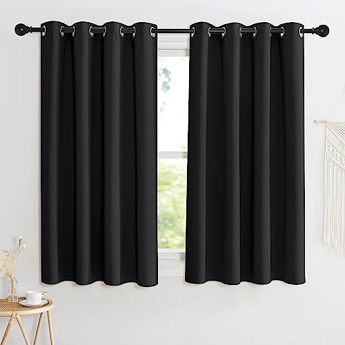 KGORGE Verdunklungsvorhänge Kurz Vorhang Blickdicht mit Ösen | Schwarz,2er Set,135 x 140 cm(HxB),Thermovorhang Hitzeschutz,Verdunkelung,Sonnenschutz,für Schafzimmer/Küche
