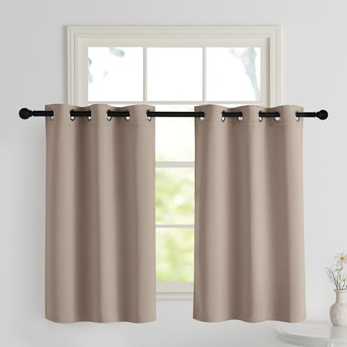 PONY DANCE Rideaux Occultant Court - Lot De 2 Rideaux Brise-Vue Taupe Opaques, avec Oeillets pour Décoration de Petites Fenêtres, Cuisine, Maison De Campagne, Taupe Clair, 90x100cm