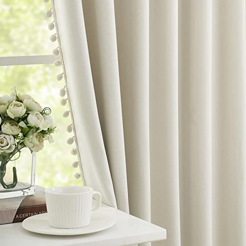 Treatmentex Blickdicht Vorhang mit Pompons Beige Vorhang mit Ösen Landhausstil Wärmeisoliert Thermovorhang Verdunkelungsvorhänge für Mädchenzimmer,Wohnzimmer,Schlafzimmer-2 Stück(Beige,140x180cm)