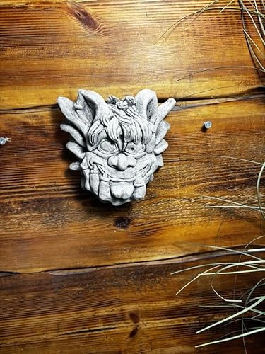 STONE GARDEN SMALL GREMLIN GARGOYLE HAND ON FACE WALL PLAQUE ORNAMENT
