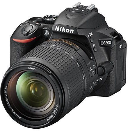 Nikon D5500 + Nikkor 18-140 VR Fotocamera Reflex Digitale, 24,2 Megapixel, LCD Touchscreen Regolabile, Wi-Fi Incorporato, Nero [Versione EU]