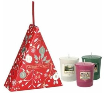 Yankee Candle Geschenkset | 3 duftende Votivkerzen in einer festlichen baumförmigen Schachtel mit Schleife | Countdown zur Weihnachtskollektion
