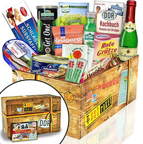 Ostpaket DDR Spezialitäten Box M - 12 Ostprodukte & DDR Kochbuch | Geschenkset mit Rotkäppchen, Viba Nougat, Spreewaldgurke & Ossi-Klassikern. Ostalgie Präsentkorb für Männer & Frauen.