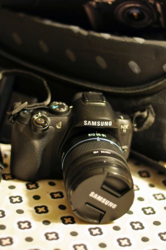 Samsung NX11 Appareil Photo Numérique Compact 14.6 Mpix Noir