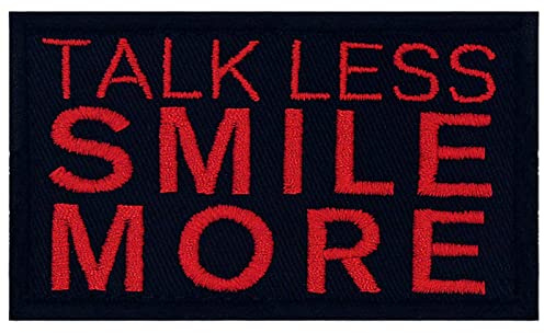 EmbTao Talk Less Smile More Patch broderad taktisk emblem applikation fästkrok och ögla emblem, röd och svart