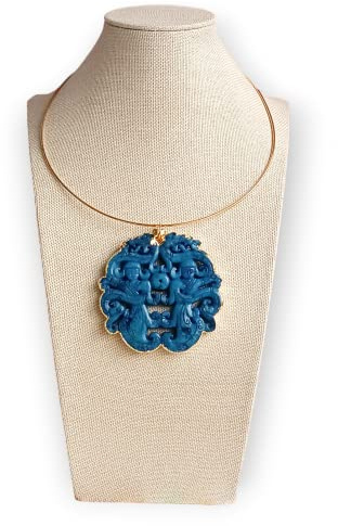 Collana Girocollo Rigida con Ciondolo Giada Giadeite Intagliata
