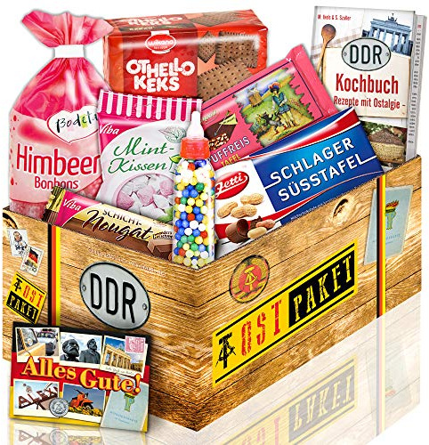 Ostpaket mit Suessigkeiten aus der DDR/Geschenkset Geburtstag für Freundin | DDR Präsente Set mit Süßwaren wie Zetti Schlager Süßtafel & Viba Nougat, inkl. DDR Kochbuch in Geschenkverpackung