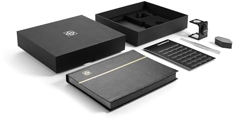 Leuchtturm 370111 Geschenk Set Philatelie, 5-teilig mit A5-Einsteckbuch, Lupe, Fadenzähler, Pinzette, Zähnungsschlüssel für Briefmarken