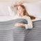 EMME Kühldecke Kühlende Decke, Arc-Chill Q-Max>0,5, 152 x 203 cm, 2 in 1 Doppelseitige Dünne Sommerdecke, Leicht Atmungsaktiv Tagesdecken, Sofa Decken,Bettüberwurf Kuscheldecke,Grau Gestreift