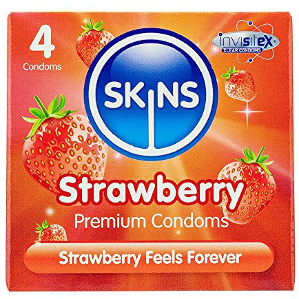 Skins Sexual Health Confezione multipla di preservativi aromatizzati alla fragola. Nessun odore di lattice e lubrificazione extra per il massimo comfort e piacere, Confezione da 4