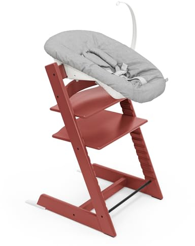 Tripp Trapp Stuhl von Stokke (Warm Red) mit Newborn Set (Grey) - Für Neugeborene bis zu 9 kg - Gemütlich, sicher & einfach zu verwenden
