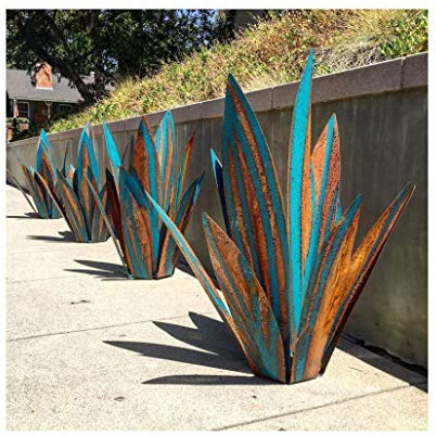 Escultura rústica de Tequila azul – Arte, decoración de la casa, figuras de jardín, adornos de césped, estacas y plantas de agave de metal para exteriores, 13,8 pulgadas