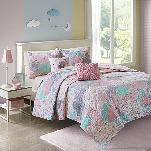 Intelligent Design Kids Reversible Cotton Quilt Set - Vibrant Fun, Playful Print, All Season Children Bedding Coverlet Bedspread, Decorative Pillow, Bedroom Décor, Full/Queen, Cloud Pink 5 Piece