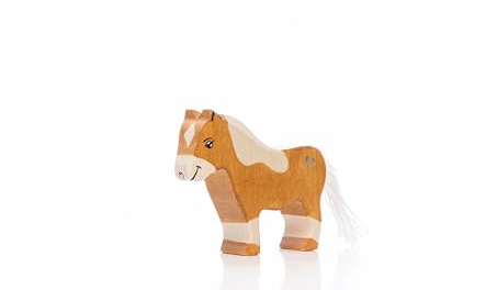 Lilu® Pony Stute mit leuchtendem Herz, Bauernhof-Holztiere handbemalt, Holzspielzeug aus FSC®-Holz, EN71 und DEKRA Zertifiziert Spielfigur für Kinder - 10cm x 8,5cm x 2,8cm
