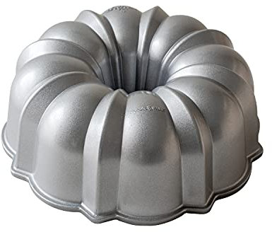Nordic Ware 50153 Original 12-Cup Bundt Pan Silver
