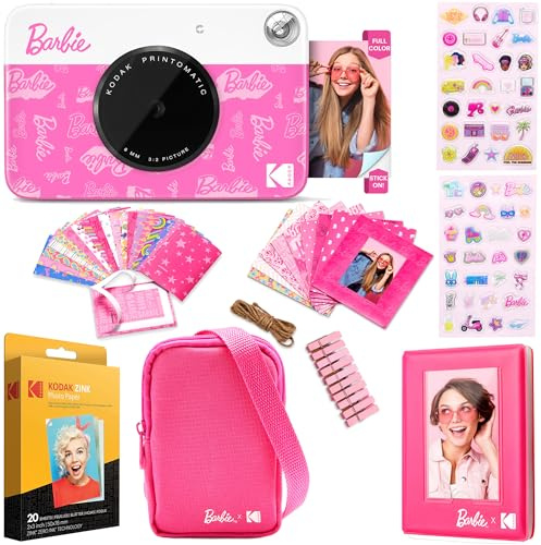 Kodak x Barbie Printomatic Appareil Photo Instantané – Bundle Cadeau: Style Signature + Étui Barbie, Album Photo, Autocollants, Cadres Suspendus, 50 Autocollants & Papier Zink (20 Feuilles)