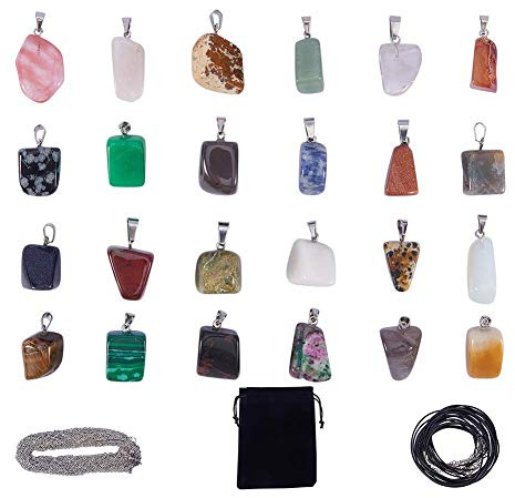 SUNNYCLUE 48Stück 24Sätze Stein Anhänger Gemischt Unregelmäßige Form Heilung Edelstein Chakra Perlen Kristall Stein Charme Anhänger Lederband Halskette Kreuz Ketten & Aufbewahrungstasche für Halskette