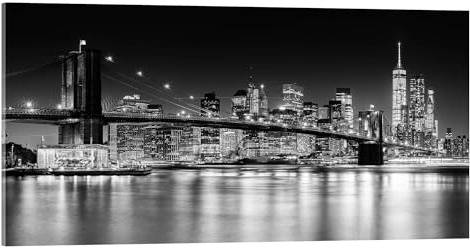 New York City Skyline bei Nacht, Brooklyn Bridge I Acrylglasbild | 100 x 50 cm von Sascha Kilmer Schwarz-Weiß Wandbilder Wanddeko