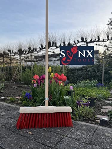 Synx Tools Straßenbesen 45 cm mit Stiel 150 cm, Stadtbesen mit Nylonborsten, Außenbesen für raue Oberflächen, Gartenbesen für Innen- und Außenbereich mit Stahlhalter und Verstärkungsbügel