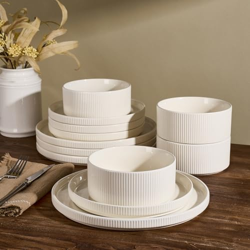 Richmount Star Dinner Set for 4, 12-Piece Modern Porcelain Plates and Bowls Set with Rust-Red Trim, Chip Resistant Dinnerware, Microwave & Dishwasher Safe, Ceramic Dish Set Service for 4, Cream | Crockery Set with Dinner Plates, Cereal Bowls, Dinner Set, Microwave and Dishwasher Safe