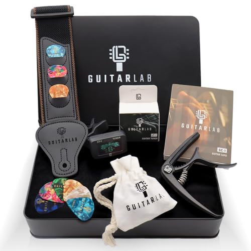 Guitar Lab Gitarrenzubehör-Set – Hochwertige Metallbox mit Gitarrengurt, Kapodaster, Clip-On E-Gitarren-Stimmgerät und Plektren, Akustik, Bass,