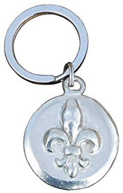 Porte-Clés Fleur de Lys, Fabrication Artisanale Française en Étain, William Sturt des Étains de Jumilhac.