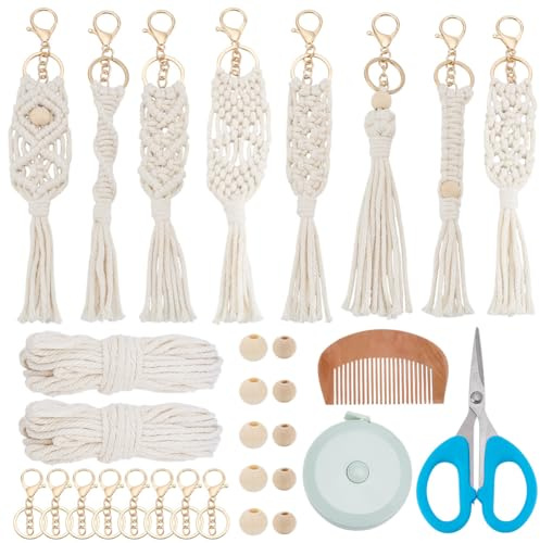INFUNLY 8 Set DIY Makramee Schlüsselanhänger Kit Boho Makramee Schlüsselanhänger Bastelset Tasche Quasten mit Holzperlen Beige Handgemachte Schlüsselringe Knotenset mit Anleitung für Autoschlüssel