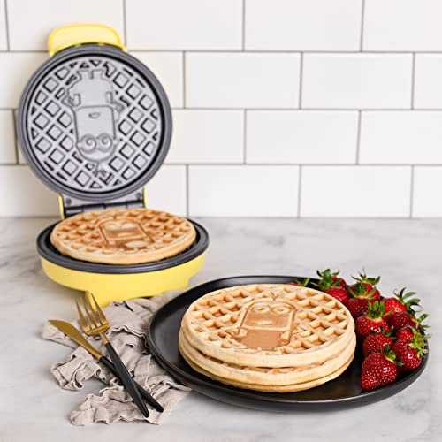 Uncanny Brands Minions Kevin Waffle Maker - Iconic Minion on Waffle - Waffle Iron