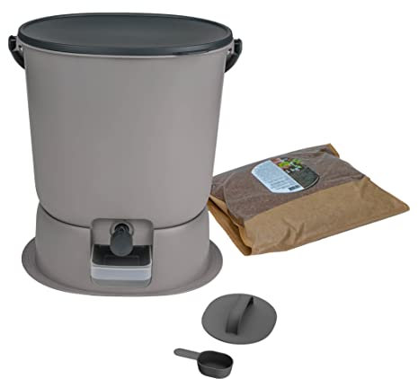 Skaza Bokashi Essential - Pattumiera biologica da cucina (15,3 litri) + base – Secchio per compost cucina e giardino in plastica riciclata – Starter Set + incl. 1 kg di avviamento per fermentazione