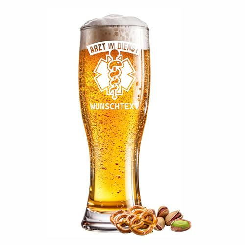 Weizenglas graviert Arzt im Dienst - Wunschname 0,5l mit Jahr Individuelles Bierglas für besondere Anlässe wie Geburtstag, Jubiläum, Vatertag oder Feier - Gravur frei wählbar