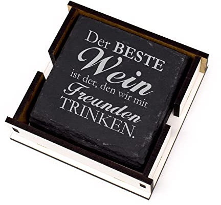 Schiefer Untersetzer für Weingläser eckig Gravur - Der Beste Wein ist der, den wir mit Freunden Trinken - 4er Set mit Box - Design Wein Glasuntersetzer in dunkelgrau Getränkeuntersetzer 11 x 11 cm