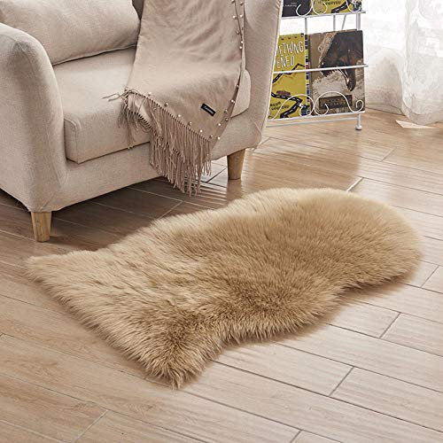 WIONE Spitzenqualität Lammfellimitat Teppich, Flauschig Weiche Nachahmung Wolle Teppich Longhair Fell Optik Gemütliches Schaffell Bettvorleger Sofa Matte Khaki 40 * 60cm