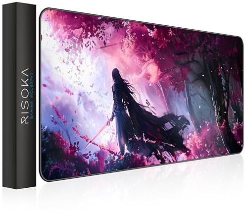 RISOKA® Gaming musmatta XXL 900x400 - Vattenavvisande yta & sydda kanter - Skrivbordsunderlägg med anime design för kontor, spel & setup - Passar mus, tangentbord & dator