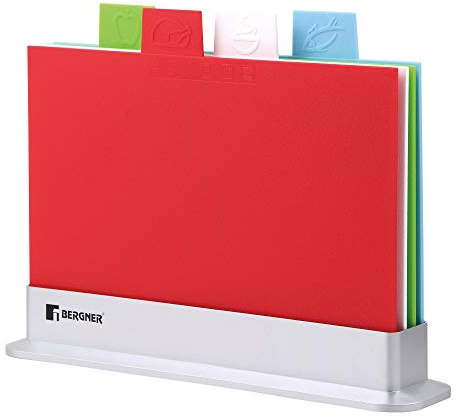 BERGNER Colors | Lot de 4 planches à découper | Dimensions 29 x 22,5 x 0,4 cm | En plastique | Avec support de rangement | Articles de cuisine | Différentes couleurs