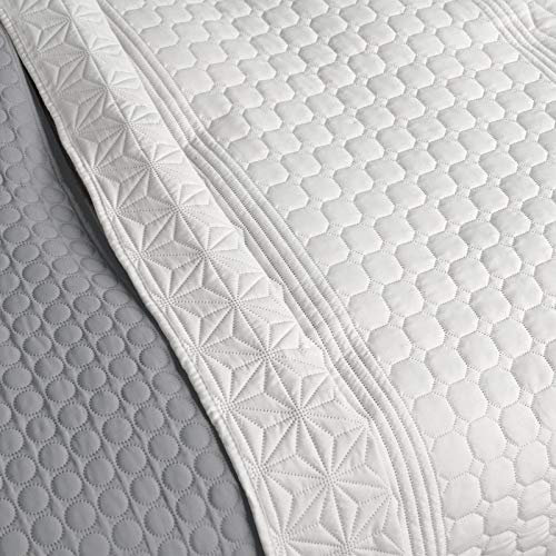 HOMELEVEL Tagesdecke Bett & Sofaüberwurf Bettüberwurf Sofa Tages Decken Betthusse XXL Decke Überwurf (200cm x 220cm, Weiß/Grau gemustert)