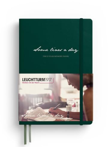 LEUCHTTURM1917 370346 Some lines a day, 5-Jahres-Buch Medium (A5), Forest Green | 5-Jahres-Rückschau, 365 Seiten, Fadenheftung, 2 Lesezeichen, Falttasche, Sticker-Set, säurefreies Papier
