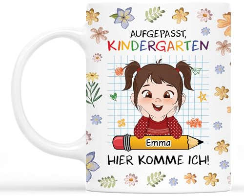 Cadeau Plus Mug Personnalisé Prénom - Attention La Maternelle J'arrive - Cadeaux Pour Enfants, Tasse Enfant Micro Ondable, Mug Enfant, Tasse Enfant (Fille)