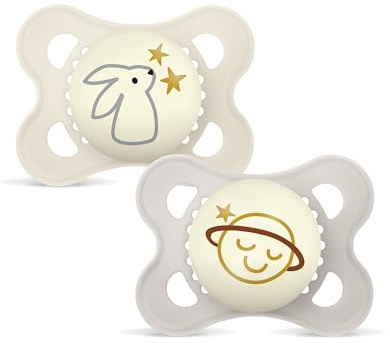 MAM Original Night Schnuller im 2er Set, SkinSoft Silikon mit Schnullerhalter, 2-6 Monate, Neutral | Leuchtet im Dunkeln, mit Sterilisator-Schnullerhalter, extra dünner und flexibler Sauger, SkinSoft Silikon, BPA-/BPS-frei