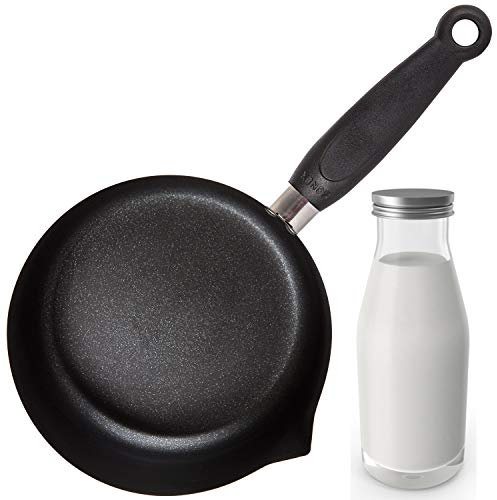 HashOne Non Stick Induction Milk Pan 16cm with Pouring Lip and Long Handle Saucepan - Milkpan Non Stick Coffee Pot, Tea Pots, Soup Pan, Egg Pan, Sauce Pots, Porridge Pots with Spout (16 cm) - Black