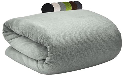 Beautissu Aurelia Kuscheldecke 150x200 cm – Flauschige Wohndecke für Sofa, Couch & Bett - Microfaser Fleecedecke als Tagesdecke oder Sofa Überwurf - weiche Wohnzimmerdecke – Hellgrau